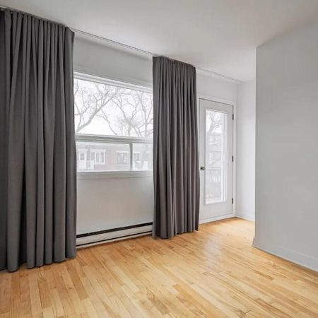 Grand 3 ½ rénové, lumineux, tout inclus Rosemont (English Msg-fllow) (Rosemont) - Photo 4