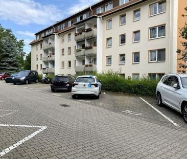 moderne frisch sanierte DG-Wohnung mit EBK + Stellplatz in Reichenb... - Photo 1