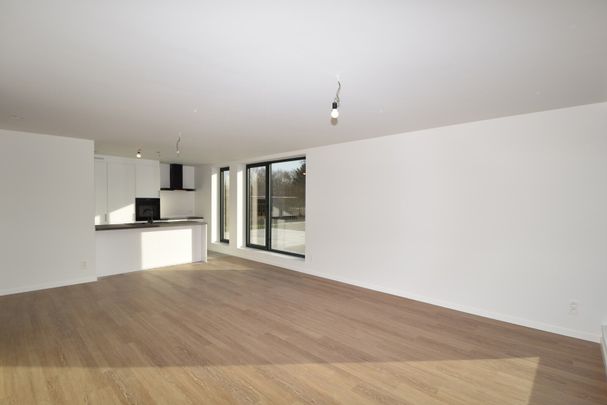 Nieuwbouwappartement van 100m² met 2 slpk. en terras 24m² - Photo 1