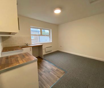First Floor Flat, 21 Ely Road, Cardiff CF5 2JF - Photo 1