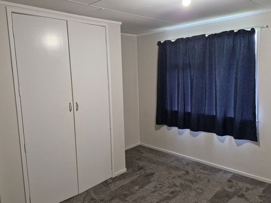 WEST HARBOUR - Newly Renovated 3 Bedroom Home - Photo 1