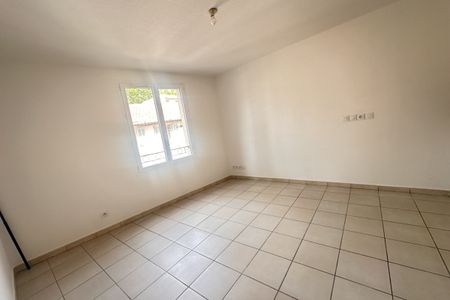 t2 centre-ville chambre avec balcon - Photo 3