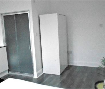 House share to rent - Photo 2