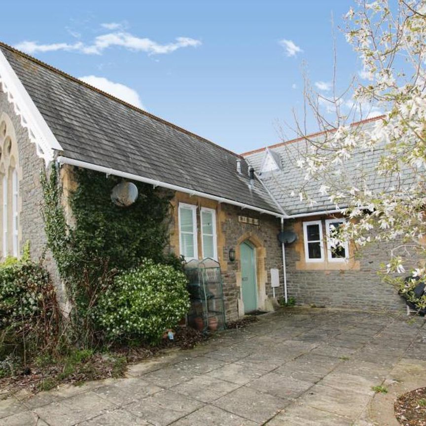 Stunning one bed conversion, superb location, if your looking for something a bit different, this is a little gem of a property - Photo 1