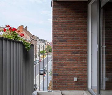 Appartement te huur in Antwerpen voor € 825 met 1 slaapkamer - Photo 2