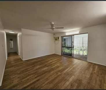 128 English Street, Manunda, Qld 4870 - Photo 6