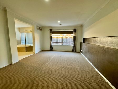 Stylish Family Home in Alamanda School Zone - Photo 3