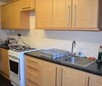 11 Bedrooms - Student House - Bradford - Photo 6