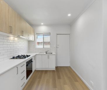 Stylish city to sea living - Photo 5