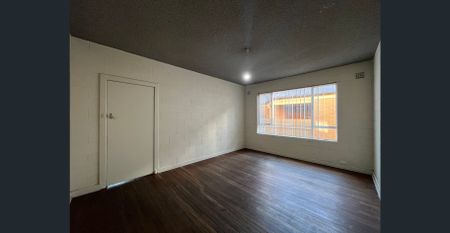 Comfortable Modern Style Unit close to CBD - Photo 4