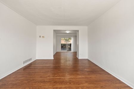 For Lease - 6821 Darcel Avenue, Mississauga, Ontario - Photo 3