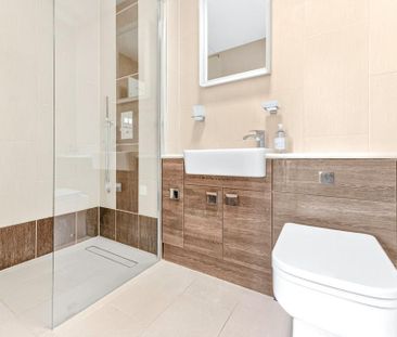 4 bedroom semi-detached house to rent - Photo 2