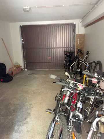 Ateliercharakter: Garconniere mit großem Balkon im 2.OG ohne Lift - Photo 3