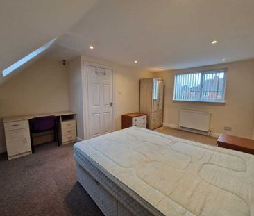 4 Bed Student Accommodation - Photo 4