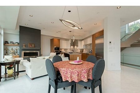 Duplex in West Vancouver, BC - Photo 4