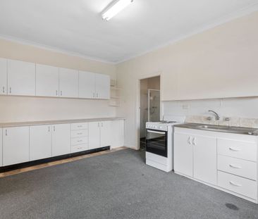 Two Bedroom Unit In The Entrance - Photo 3