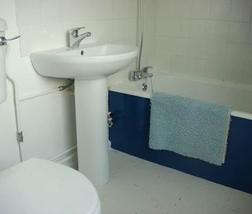 2 bed house to rent in Artillery Street, Colchester - Photo 4