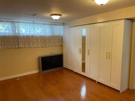 For Lease - 33 Gordon Drive, Brampton, Ontario - Photo 3