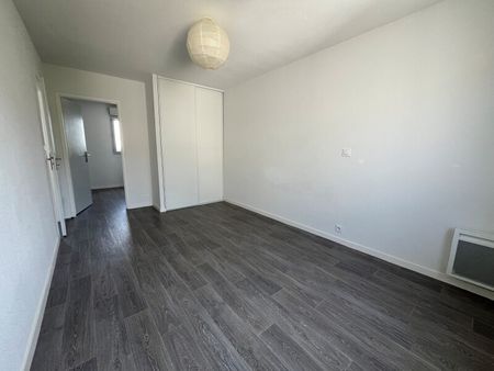Location Appartement 3 pièces 69m² AUZEVILLE TOLOSANE 31320 - Photo 4