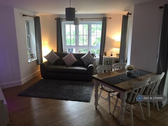 2 bedroom flat to rent - Photo 1