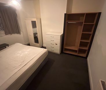 Room in a Shared House, Petwort Drive, LE3 - Photo 2