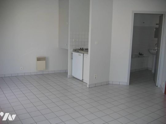 MONTAIGU - Photo 1