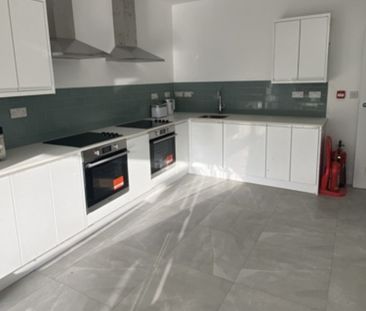 Room in a Shared House, Ardfillan Road, SE6 - Photo 2