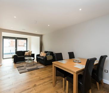 Royal Windsor Quay, Farm Yard, Windsor - Photo 1