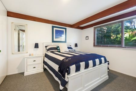 4 Bedroom Home with Stunning Pittwater Views - Photo 3