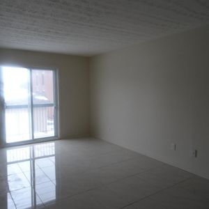 BEAU 4 12 - LIBRE 1er DÉCEMBRE - IMMEUBLE CALME - PRÈS DE TOUS LES SERVICES - Photo 2