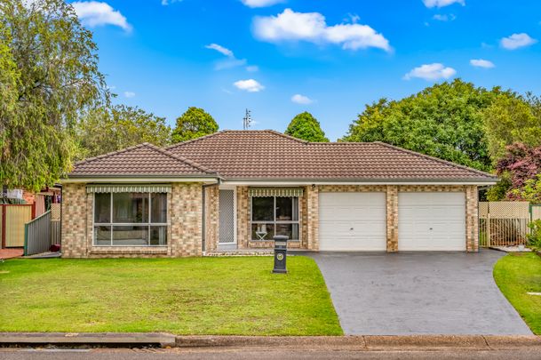 11 Brightwaters Close - Photo 1