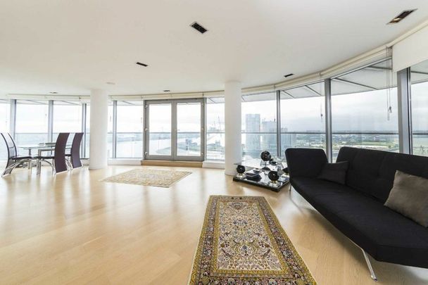 Fairmont Avenue, Canary Wharf, E14 - Photo 1