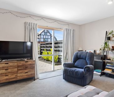 Quiet 2-Bedroom in Riccarton Close to Hagley Park - Photo 1