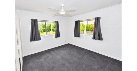 Spacious Townhouse with Modern Comforts - Photo 2