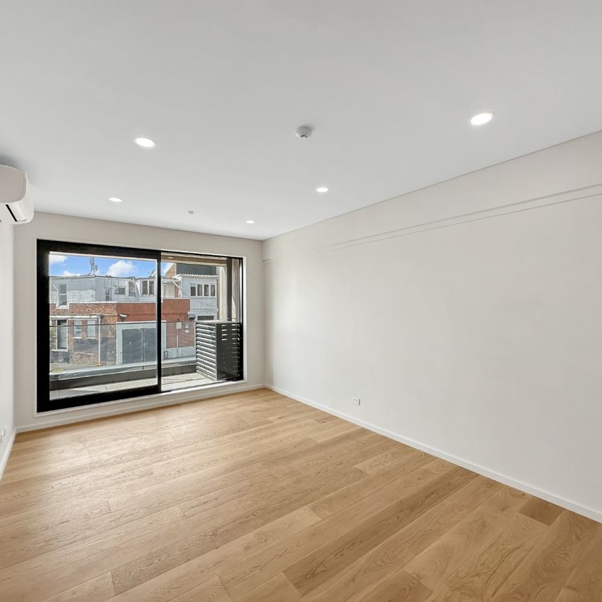 Modern Two-Bedroom Apartment for Rent! - Photo 1