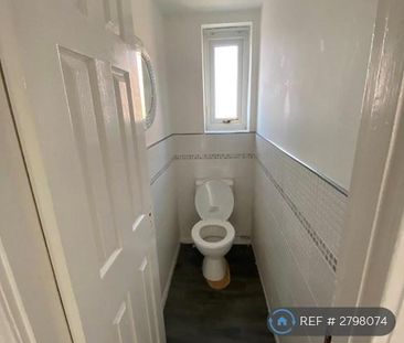 3 bedroom semi-detached house to rent - Photo 6