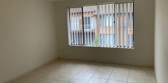 3 Bedroom Townhouse - Photo 2