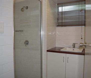 1/163 Eyre St., North Ward, Qld 4810 - Photo 2