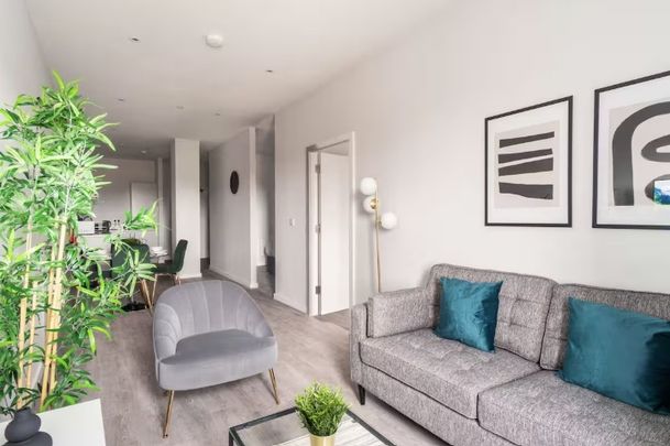 Crosby Road North, Liverpool, L22 - Photo 1