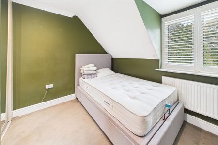 4 bedroom semi-detached house to rent - Photo 4