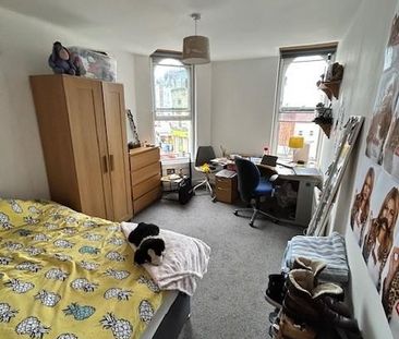 7 bedroom flat to rent - Photo 4
