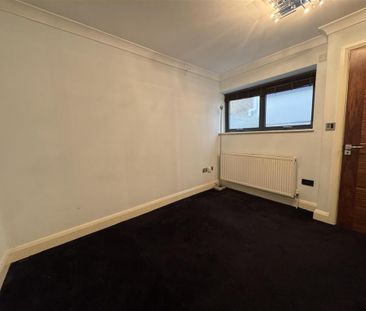 3 bedroom detached house to rent - Photo 4