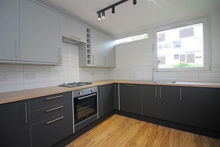 3 Bedroom Flat To Let - Photo 3