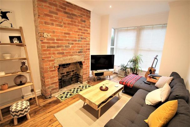 4 bedroom terraced house to rent - Photo 1