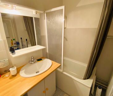 Location Appartement 1 pièce 25m² ST CYR SUR MER 83270 - Photo 3