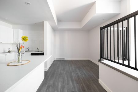 135 East Sherbrooke street, Montréal, QC - Photo 2