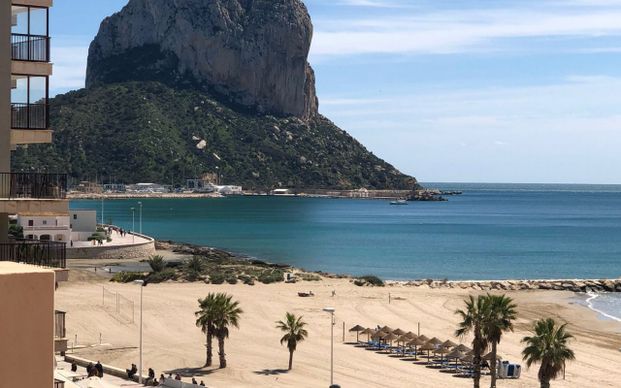 Se alquila para todo el año apartamento en primera línea de playa en Calpe - Photo 1