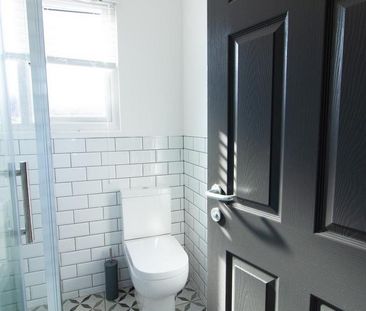 1 bedroom in a house share to rent - Photo 5