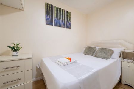 1 Bed Flat, Glenville Grove, SE8 - Photo 4