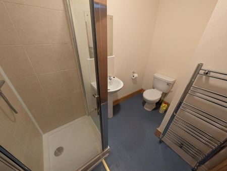 3 bedroom terraced house to rent - Photo 5